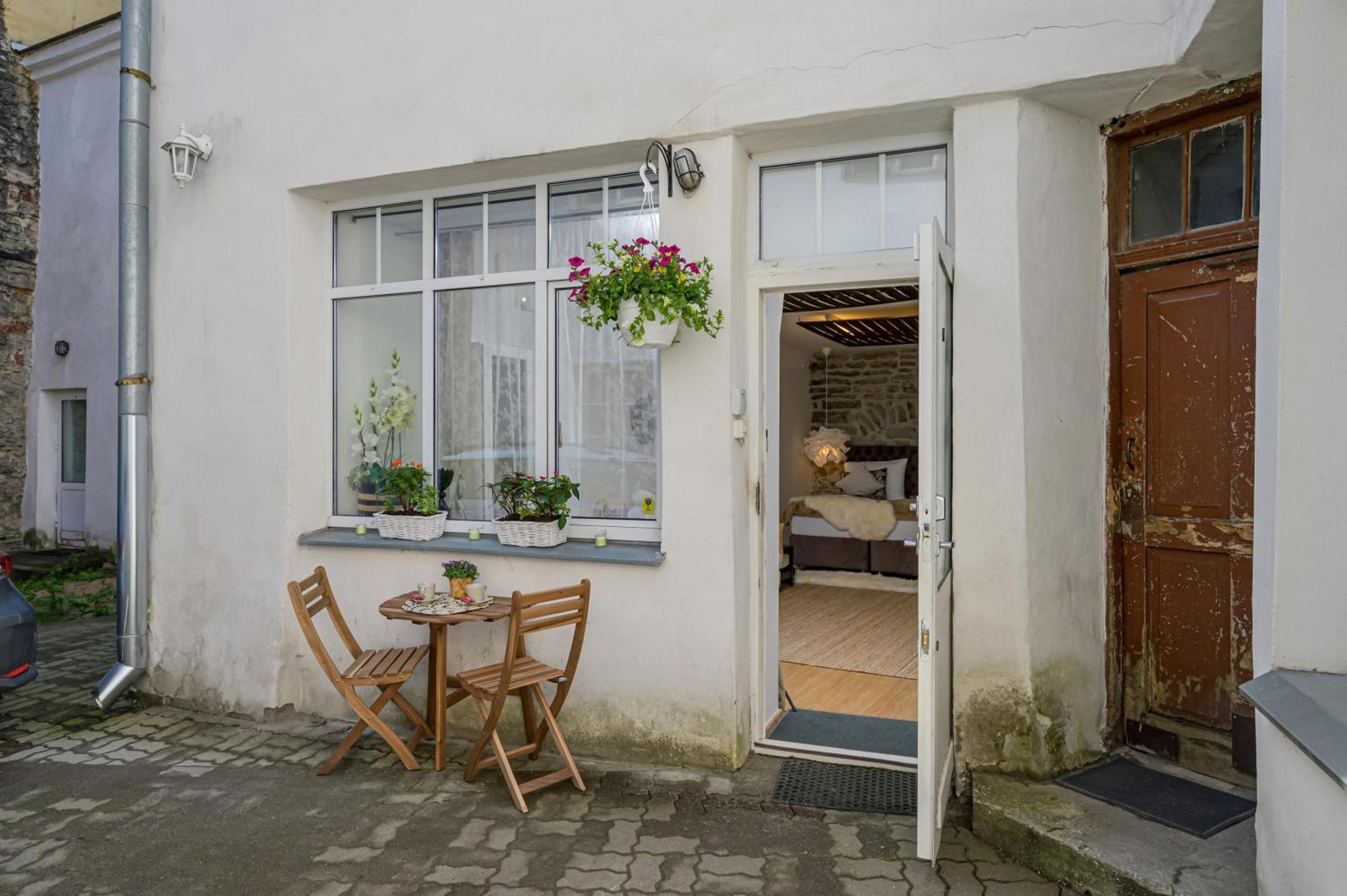 Tallinn Old Town Romantic Apartment Exterior photo