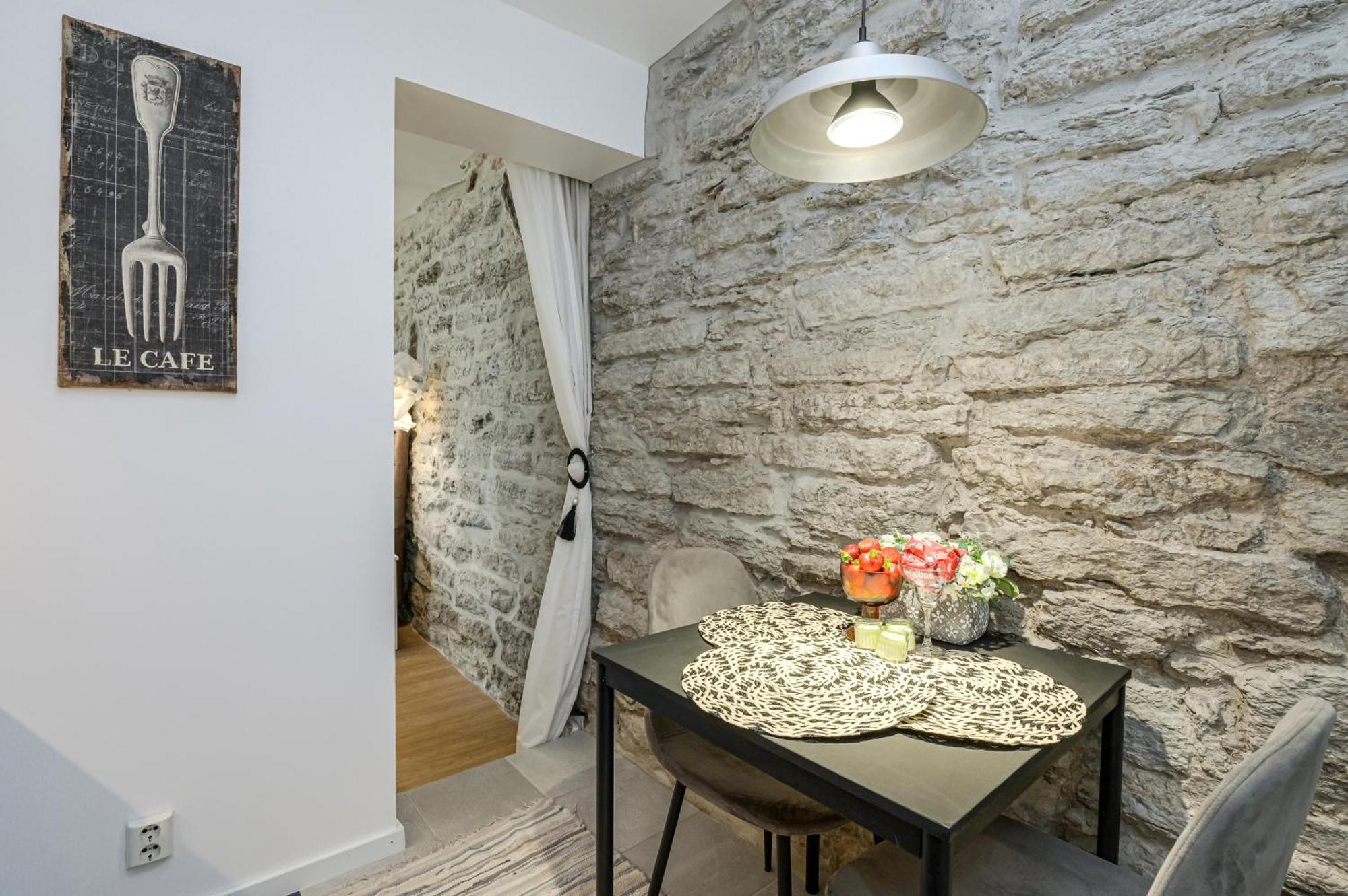 Tallinn Old Town Romantic Apartment Exterior photo